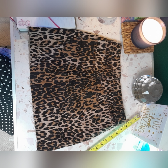 Animal print fabric skirt, size M, Never Worn - Picture 3 of 6